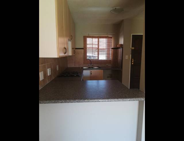 2 BEDROOM PROPERTY TO RENT IN MOOIKLOOF RIDGE ESTATE